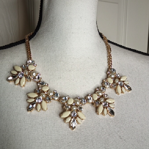 Jewelry - Elegant Cream/Gold Statement Necklace Faceted Faux Diamonds Pearls + Ivory